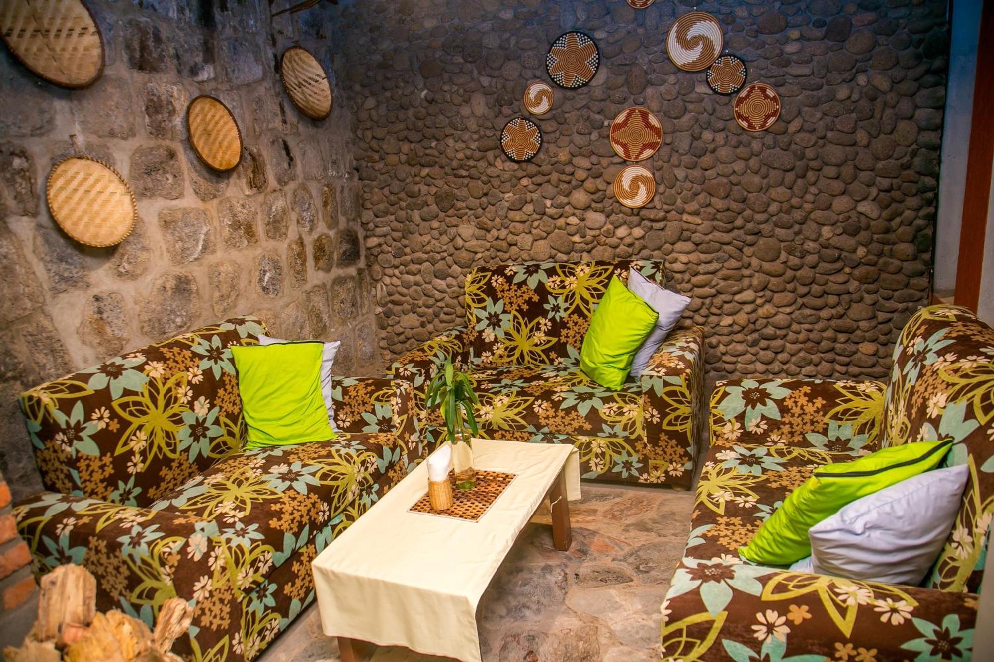 Karisimbi Cave Resort Ruhengeri Exterior foto